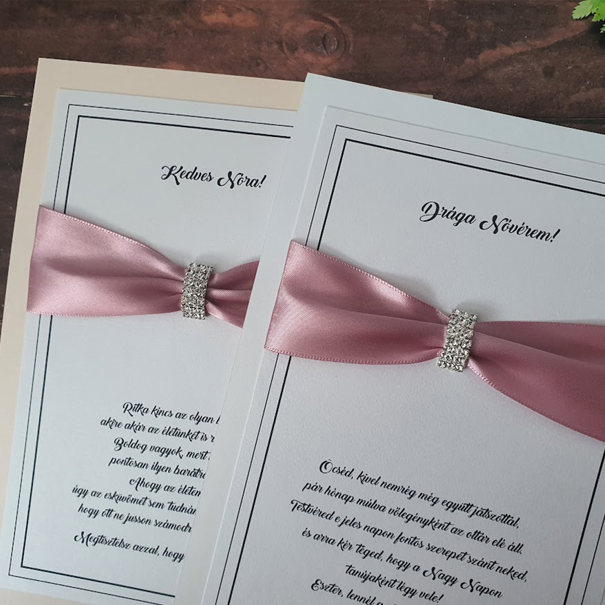 Női tanú és koszorúslány felkérő meghívó testvér képeslap egyedi különleges ajándék esküvőre | Isabell koszorúslány- tanú felkérő strasszos bross dísszel mályva