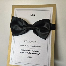Örömapa szülőköszöntő nagyszülő köszöntő és férfi tanúfelkérő meghívó egyedi különleges ajándék esküvőre |  csokornyakkendő fekete