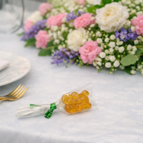 eskuvoi-mez-koszonetajandek-honey-valley-eskuvosziget-koszonto-vendeg-nasznep-kulonleges-mez-nyaloka-gyerek3