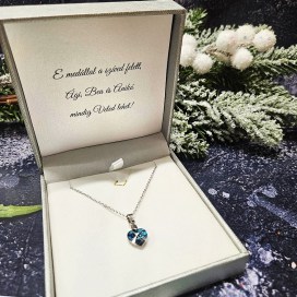 Örömanya szülőköszöntő női tanú és koszorúslány felkérő meghívó egyedi különleges ajándék ékszer esküvőre | Swarovski szív medálos nyaklánc díszdobozban egyedi üzenettel fehér dobozban