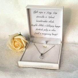 Örömanya szülőköszöntő női tanú és koszorúslány felkérő meghívó egyedi különleges ajándék ékszer esküvőre | Swarovski szív medálos nyaklánc díszdobozban egyedi üzenettel fehér dobozban