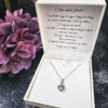 Örömanya szülőköszöntő női tanú és koszorúslány felkérő meghívó egyedi különleges ajándék ékszer esküvőre | Swarovski szív medálos nyaklánc díszdobozban egyedi üzenettel fehér dobozban