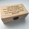 oromapa-bicska-zsebkes-gravirozott-fa-ajandek-eskuvo-koszontoajandek-svajcibicska
