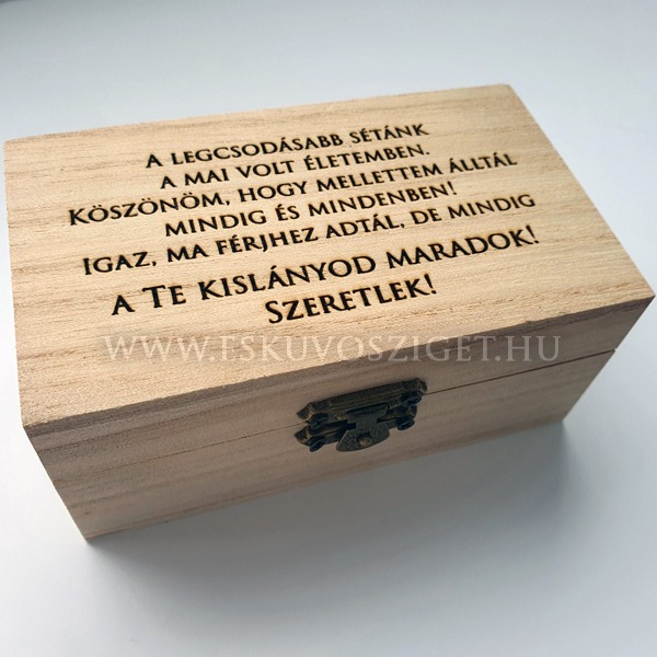 oromapa-bicska-zsebkes-gravirozott-fa-ajandek-eskuvo-koszontoajandek-svajcibicska