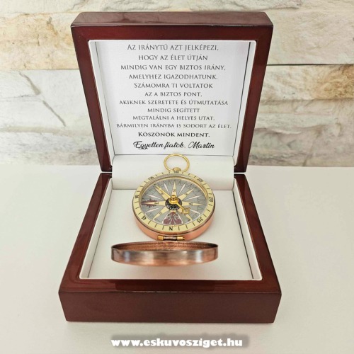 Rosegold színű gravírozható minőségi réz iránytű egyedileg feliratozható prémium fa díszdobozban – szimbolikus szülőköszöntő ajándék örömapának, keresztelőre vagy lánybúcsú emlékként