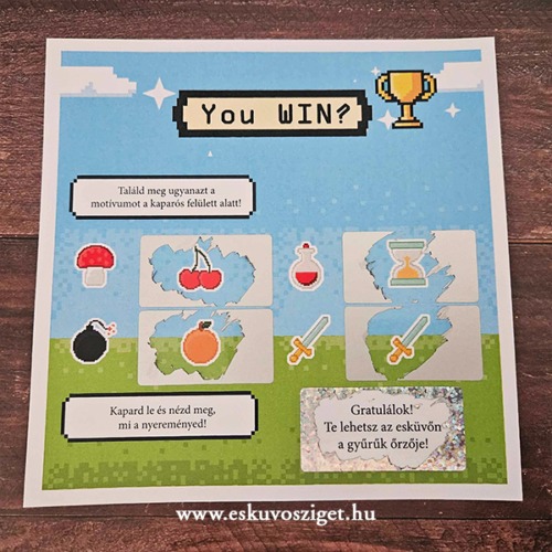 Pixel világ stílusú egyedi gyerek kaparós sorsjegy nagy lekaparható felülettel és zöld-barna kockás pixel mintás grafikával – kreatív ajándék és játék gyerekeknek