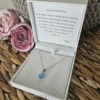 Örömanya szülőköszöntő női tanú és koszorúslány felkérő meghívó egyedi különleges ajándék ékszer esküvőre | Swarovski szív medálos nyaklánc díszdobozban egyedi üzenettel fehér dobozban